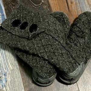 Ugg SZ 8 Bailey Button tall boots